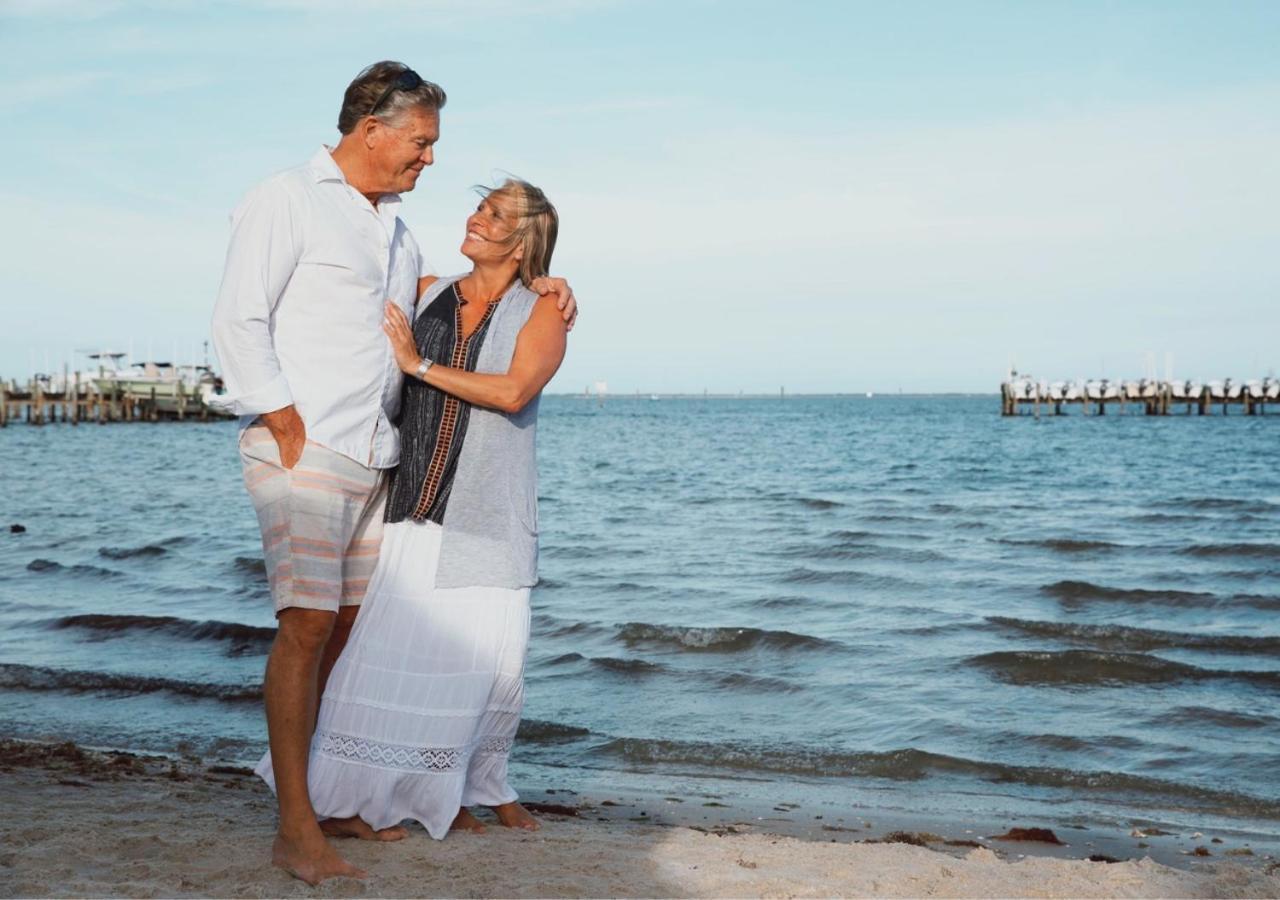 Capt Hirams Resort Себастиан Екстериор снимка