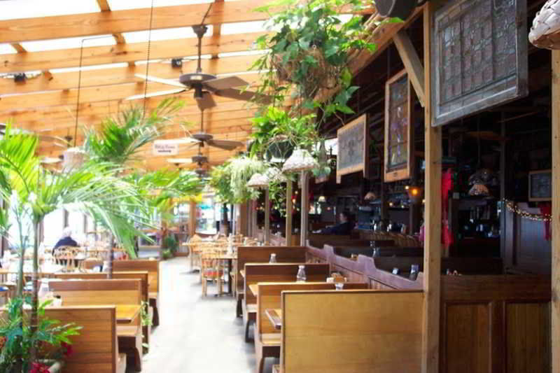 Capt Hirams Resort Себастиан Екстериор снимка